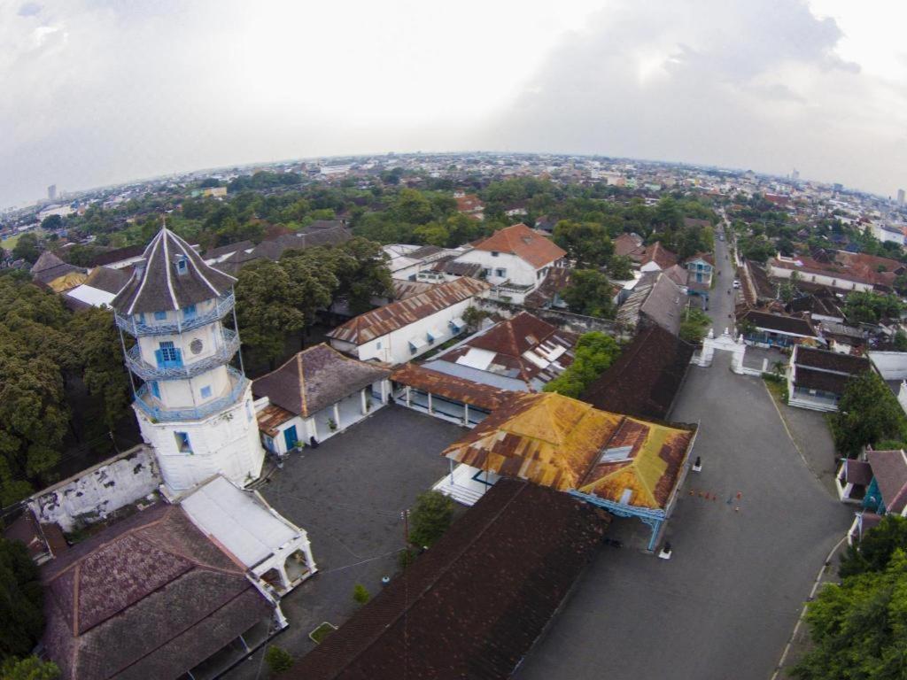 Zaen Hotel Syariah Solo Exterior photo