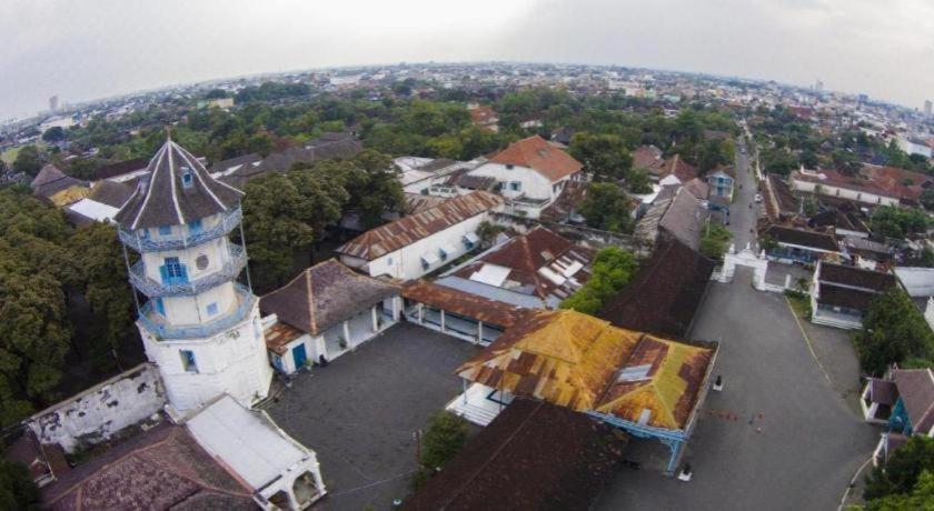 Zaen Hotel Syariah Solo Exterior photo